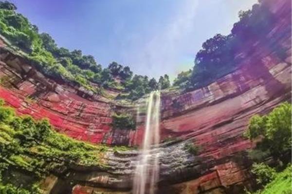 貴州赤水佛光巖景區(qū)介紹 玩赤水佛光巖住在哪里好