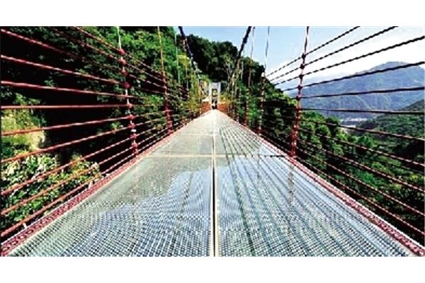泉州玻璃棧道景區(qū)在哪 清遠玻璃棧道景區(qū)